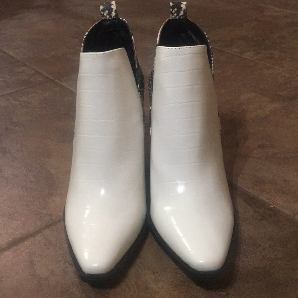 Qupid Booties - New - Picture 3 of 8